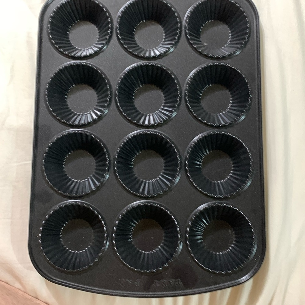 Nordic Ware tart pan makes one dozen tartlets
